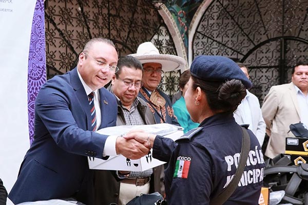 Gobierno de Atlixco entrega uniformes al cuerpo de Seguridad Pública