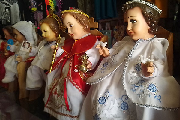 Vestir a Niños Dios, tradición viva pero en decadencia: artesana Vestir a Niños Dios, tradición viva pero en decadencia: artesana